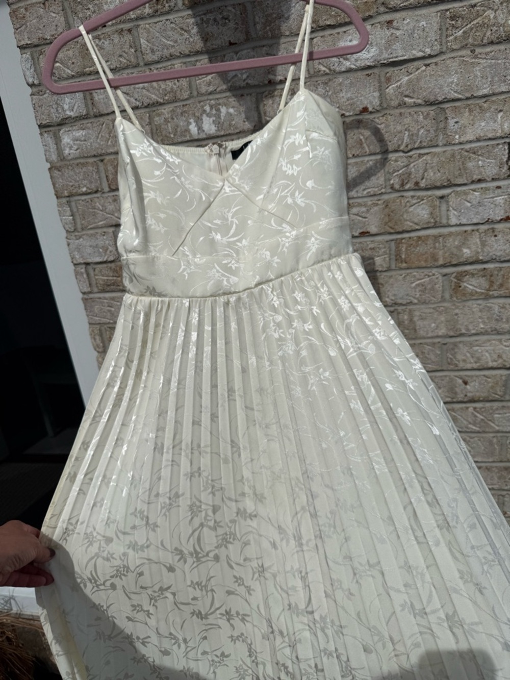 Lulus Regal Romance Ivory Floral Jacquard Pleated Satin Midi Dress, Sz small - Picture 9 of 12